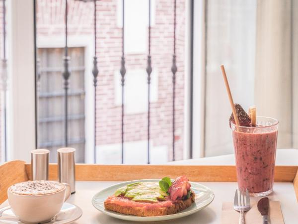 Dulces Dreams Boutique Hotel : photo 5 de la chambre chambre double avec salle de bains commune