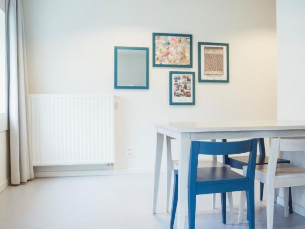 Snuffel Youth Hostel : photo 4 de la chambre dortoir de 4 lits avec salle de bains privative