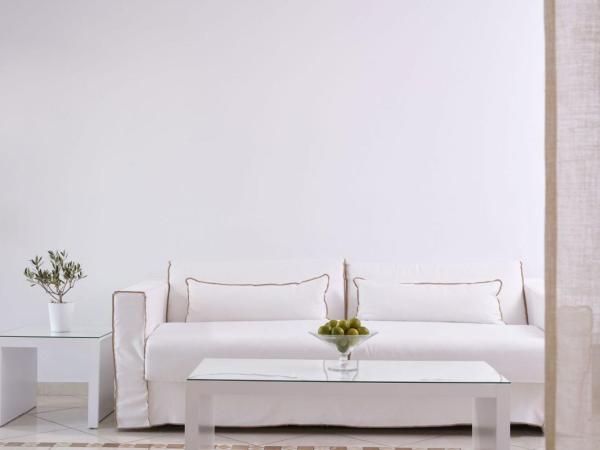 Grand Beach Hotel : photo 2 de la chambre grande suite avec piscine privée