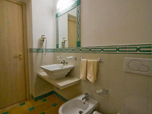 Hotel Villa Fanusa : photo 2 de la chambre chambre double ou lits jumeaux