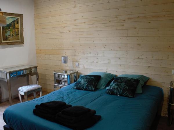 chambres d'hôte le breuil : photo 10 de la chambre chambre lit king-size standard