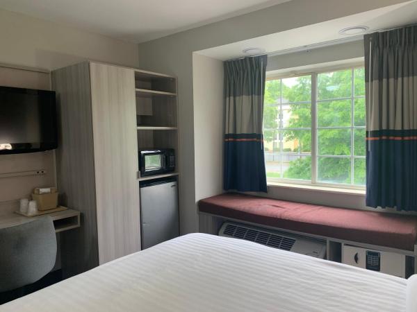 Microtel Inn by Wyndham Charlotte Airport : photo 3 de la chambre chambre lit queen-size - non-fumeurs