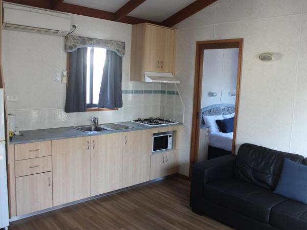 Capital Country Holiday Park : photo 2 de la chambre bungalow
