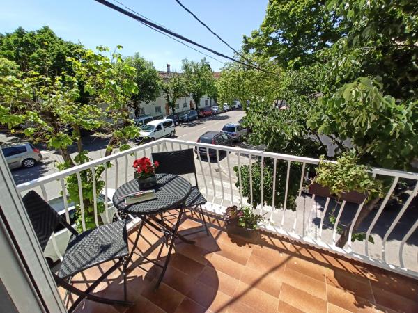 Can Cocollona : photo 2 de la chambre chambre quadruple avec balcon 