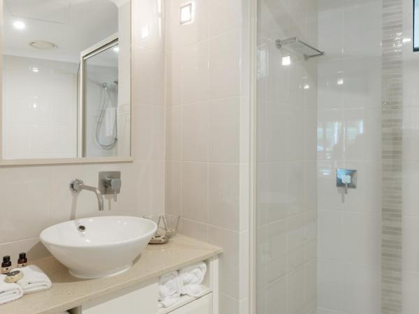 Shantara Resort Port Douglas - Adults Only Retreat : photo 6 de la chambre studio with pool access and shared deck