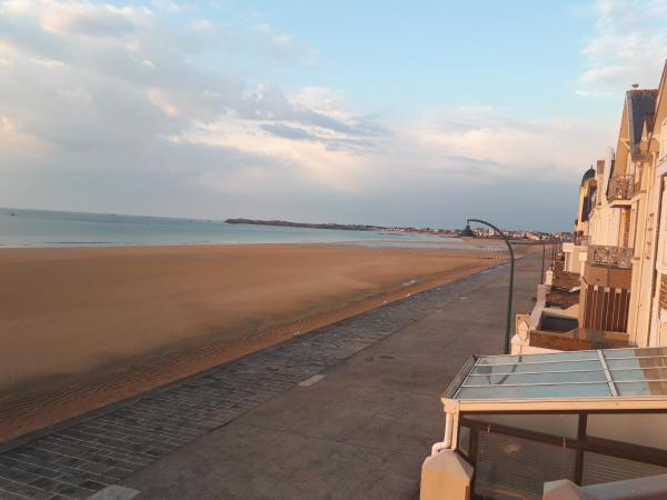 Hôtel Le Beaufort : photo 3 de la chambre chambre double avec terrasse - vue sur mer