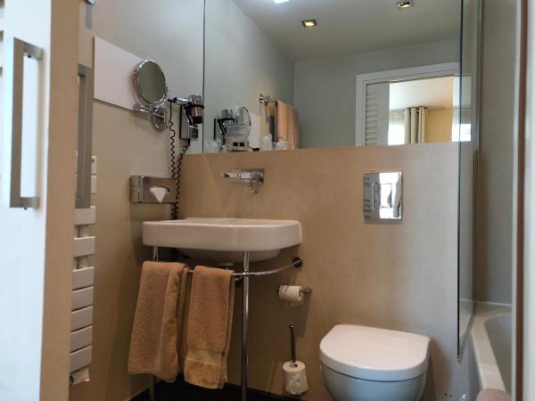 Hôtel de Provence : photo 8 de la chambre chambre double Économique sans balcon