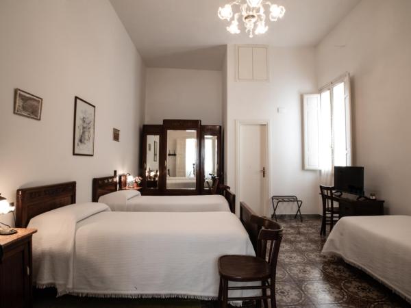 Hotel AeR BJ Vittoria : photo 1 de la chambre chambre triple