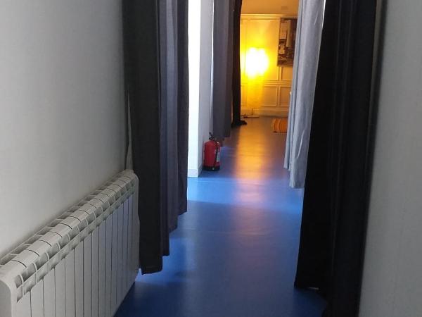 The Queens Hostel : photo 4 de la chambre lit simple dans dortoir mixte