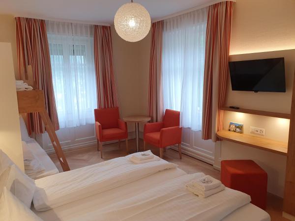 Waldhotel Unspunnen : photo 2 de la chambre chambre quadruple familiale