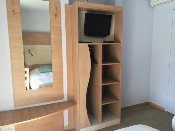 Hotel Cantosorgue : photo 7 de la chambre chambre lits jumeaux