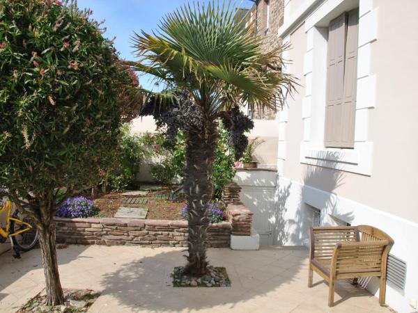 Hôtel Le Beaufort : photo 4 de la chambre chambre double confort avec vue sur rue