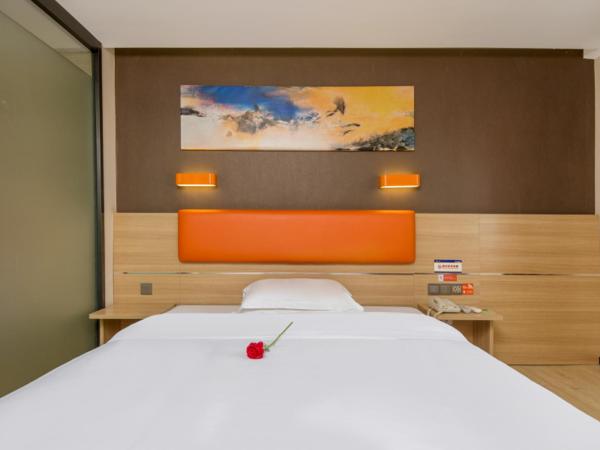 7Days Premium Shenzhen Longgang Dayun Metro Station : photo 1 de la chambre chambre prestige