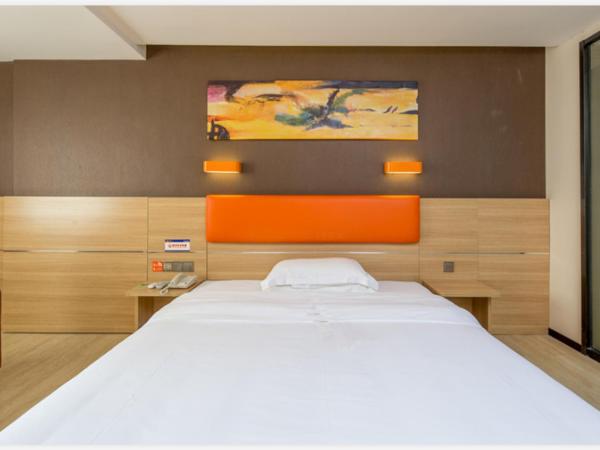 7Days Premium Shenzhen Longgang Dayun Metro Station : photo 6 de la chambre chambre lit queen-size premium