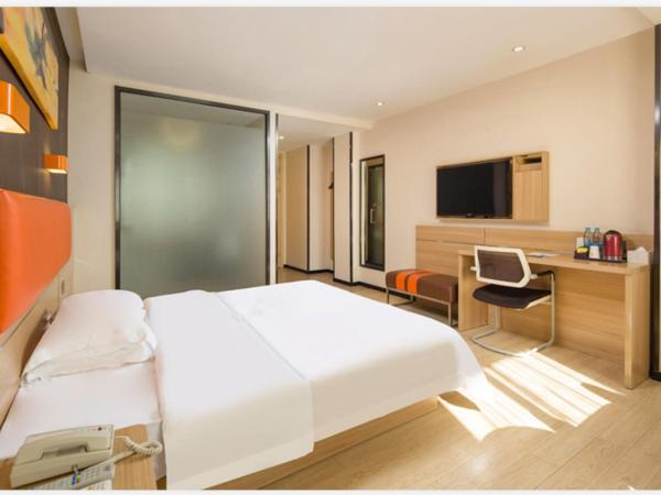 7Days Premium Shenzhen Longgang Dayun Metro Station : photo 8 de la chambre chambre lit queen-size premium