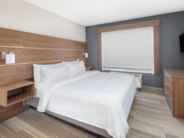 Holiday Inn Express San Diego Airport-Old Town, an IHG Hotel : photo 3 de la chambre chambre standard lit queen-size