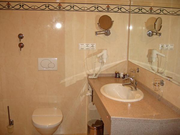 Hotel Opera : photo 9 de la chambre chambre triple