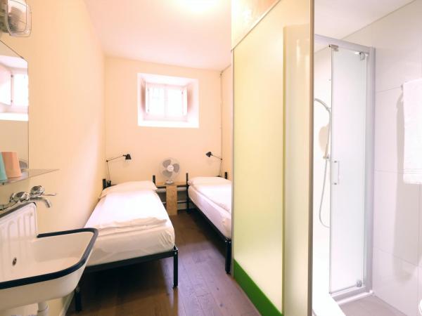 Barabas Luzern : photo 1 de la chambre chambre double ou lits jumeaux standard