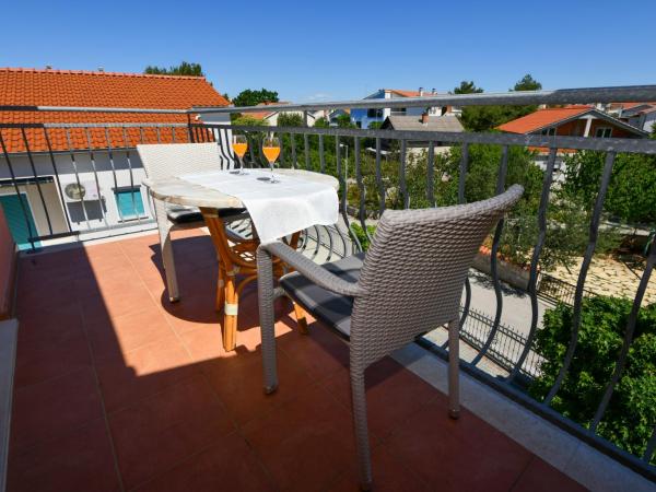 Apartments Villa Miranda : photo 8 de la chambre appartement avec terrasse