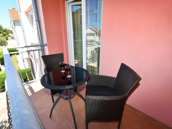 Apartments Villa Miranda : photo 6 de la chambre appartement avec terrasse