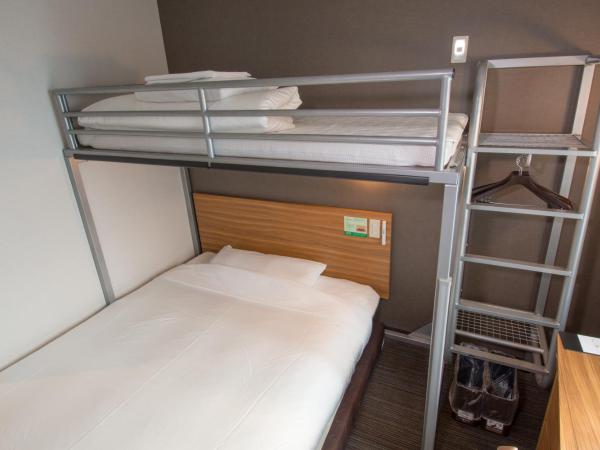Super Hotel JR Ueno Iriyaguchi : photo 3 de la chambre double room with loft bed