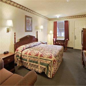 Super 8 by Wyndham Dallas South : photo 7 de la chambre chambre lit king-size - non-fumeurs