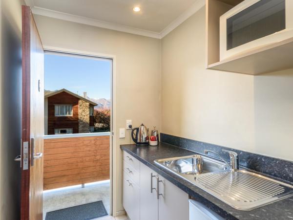 Queenstown Motel Apartments : photo 6 de la chambre studio supérieur