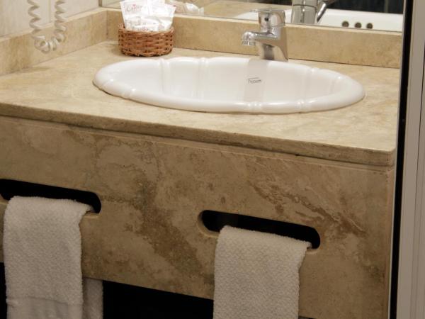 Hotel Crillon Mendoza : photo 5 de la chambre chambre triple standard