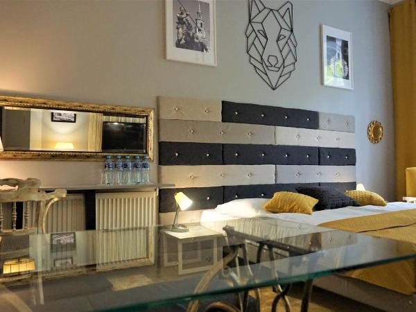 Explorer Hostel & Apartment Stare Miasto OLD TOWN 24H #don't be a tourist, be an Explorer! : photo 3 de la chambre suite 2 chambres