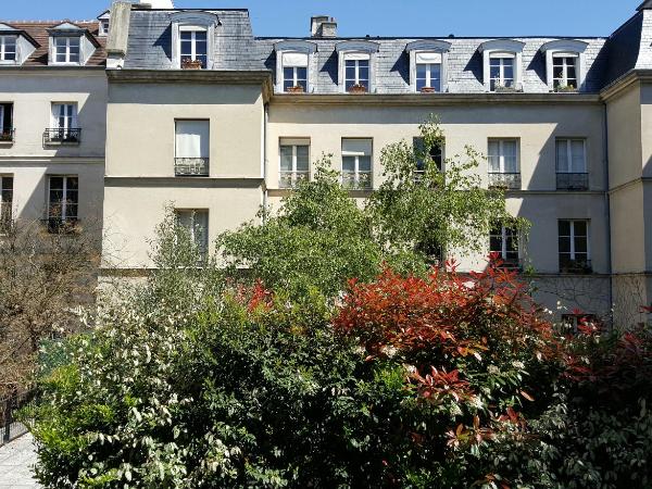 Assia & Nathalie - Luxury B&B MARAIS : photo 2 de la chambre chambre lit queen-size 