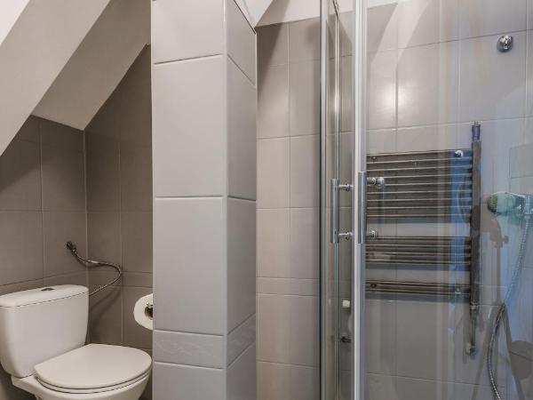 Fitness Hostel Premium : photo 5 de la chambre chambre double avec salle de bains privative