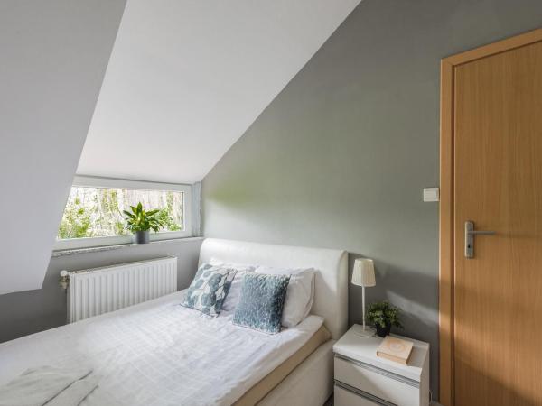 Fitness Hostel Premium : photo 2 de la chambre chambre double avec salle de bains privative