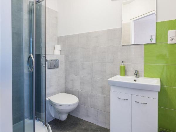 Fitness Hostel Premium : photo 5 de la chambre chambre double avec salle de bains privative