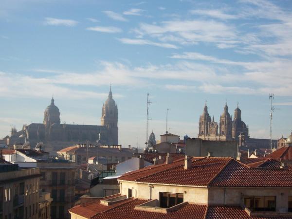 Hotel Condal : photo 8 de la chambre chambre lits jumeaux - vue sur ville