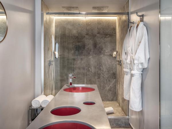 Vincci Capitol : photo 4 de la chambre chambre double deluxe avec fenêtre de toit