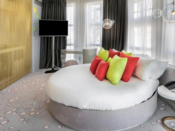 Vincci Capitol : photo 2 de la chambre chambre double deluxe avec fenêtre de toit