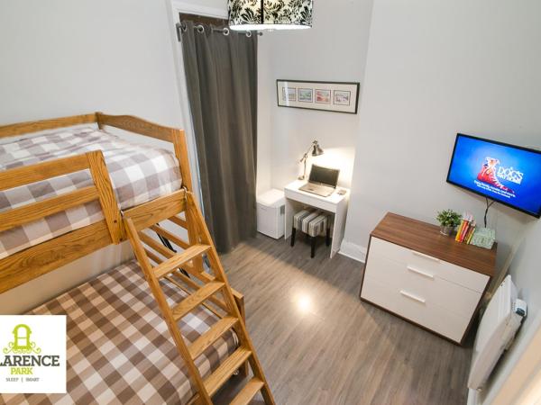 The Clarence Park : photo 2 de la chambre chambre double avec lit superposé