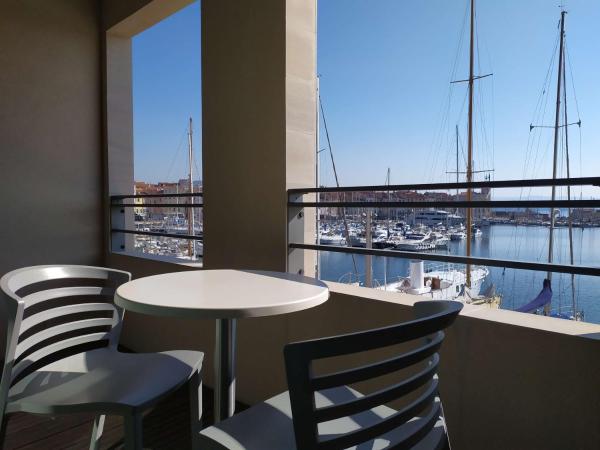 Best Western Premier Hôtel du Vieux-Port : photo 2 de la chambre suite junior lit queen-size - vue sur mer