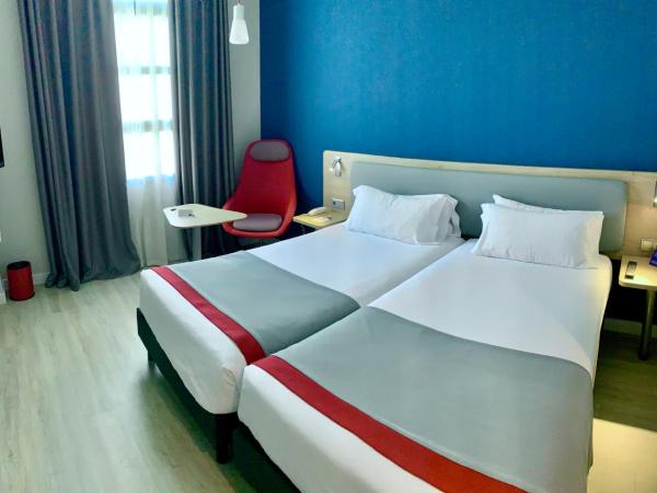 Holiday Inn Express Ciudad de las Ciencias, an IHG Hotel : photo 4 de la chambre chambre lits jumeaux standard