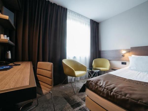 Q Hotel Plus Katowice : photo 3 de la chambre room #206905807