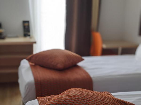 Hôtel Carré Vieux Port : photo 7 de la chambre chambre double avec balcon