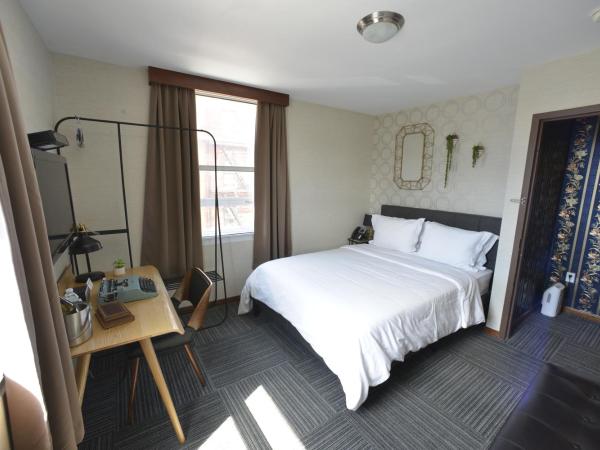 Hotel Mimosa : photo 1 de la chambre chambre supérieure lit queen-size