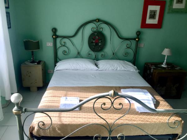 6 Keys : photo 3 de la chambre chambre simple avec salle de bains extérieure privative