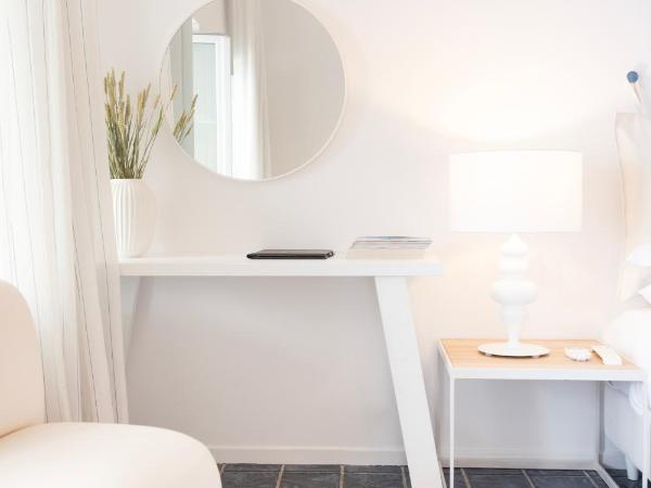 Lilium Hotel Santorini : photo 2 de la chambre chambre standard - vue sur caldeira