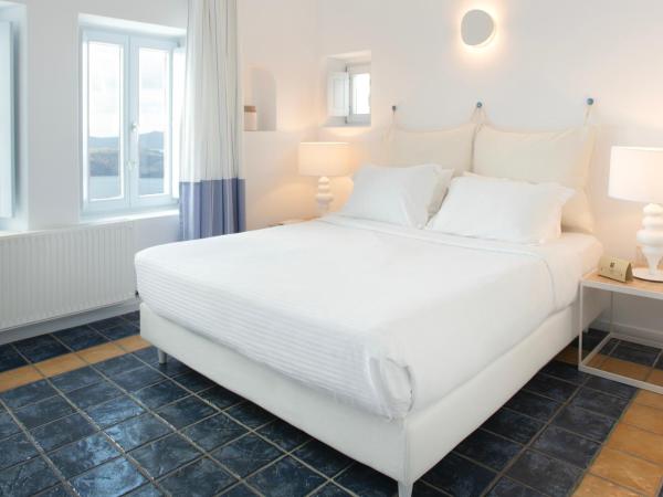 Lilium Hotel Santorini : photo 6 de la chambre suite avec vue sur caldera