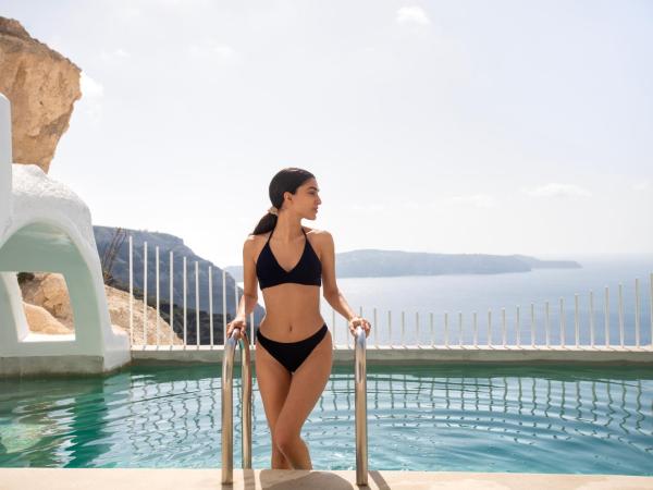 Lilium Hotel Santorini : photo 4 de la chambre suite lilium avec piscine privée