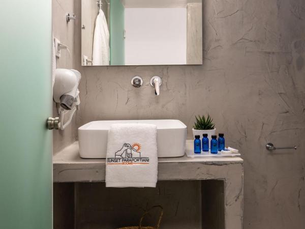 Sunset Paraportiani Rooms : photo 6 de la chambre chambre double