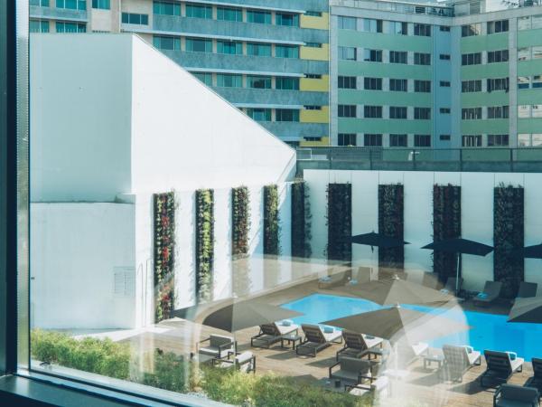 Iberostar Selection Lisboa : photo 2 de la chambre chambre double - vue sur piscine