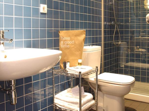 Sixties Ramblas : photo 8 de la chambre chambre double ou lits jumeaux supérieure avec balcon