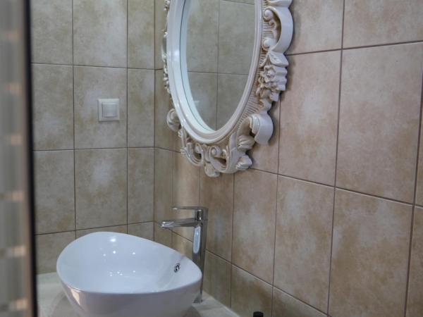 Old Town Suites : photo 3 de la chambre studio standard avec balcon